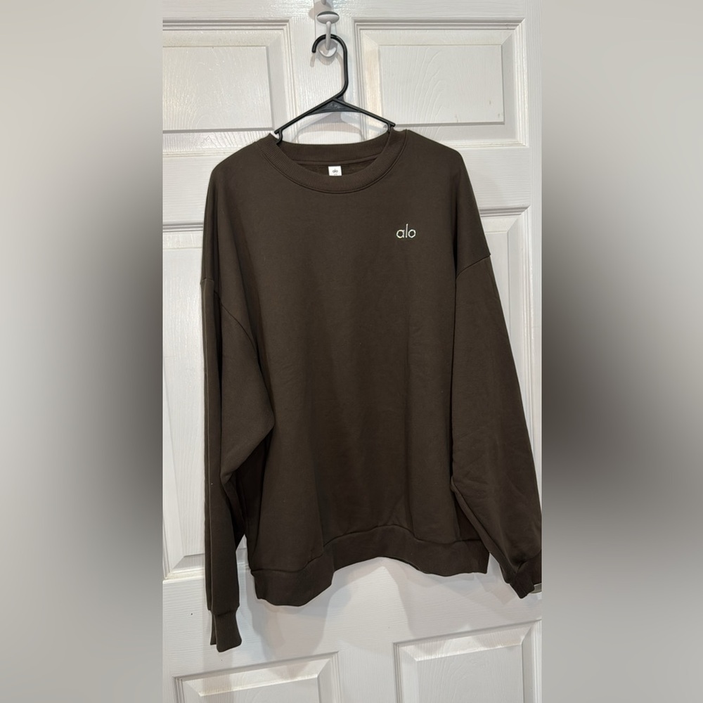 ALO Yoga women Dark Brown Crewneck Sweater